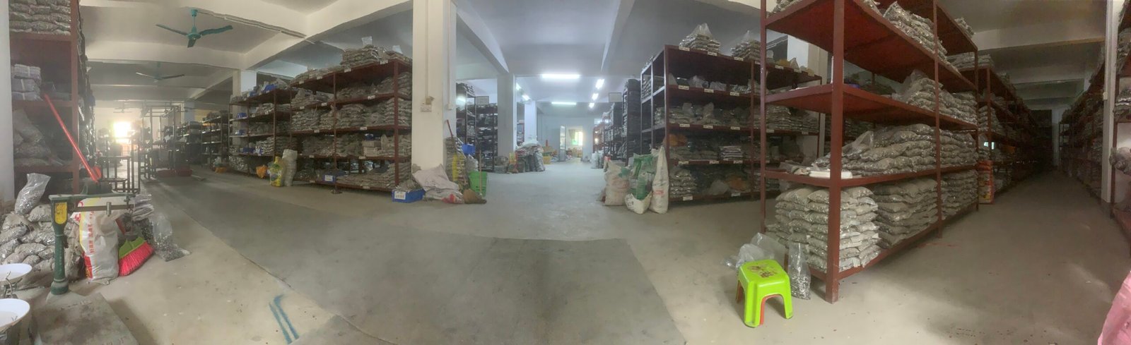 600+ in-stock buckle SKUs for quick shipment