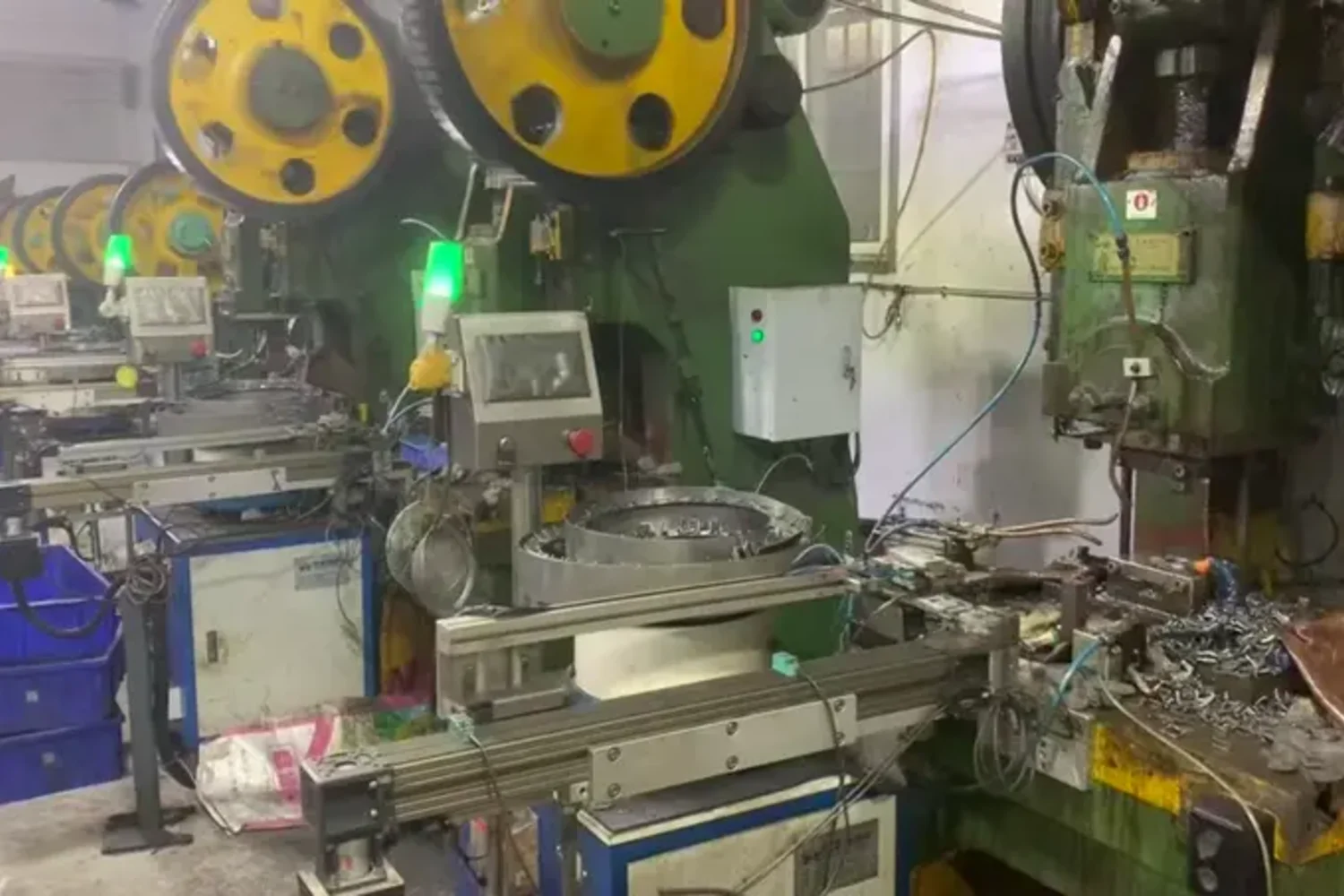 High-speed stamping press forming stainless steel buckle blanks